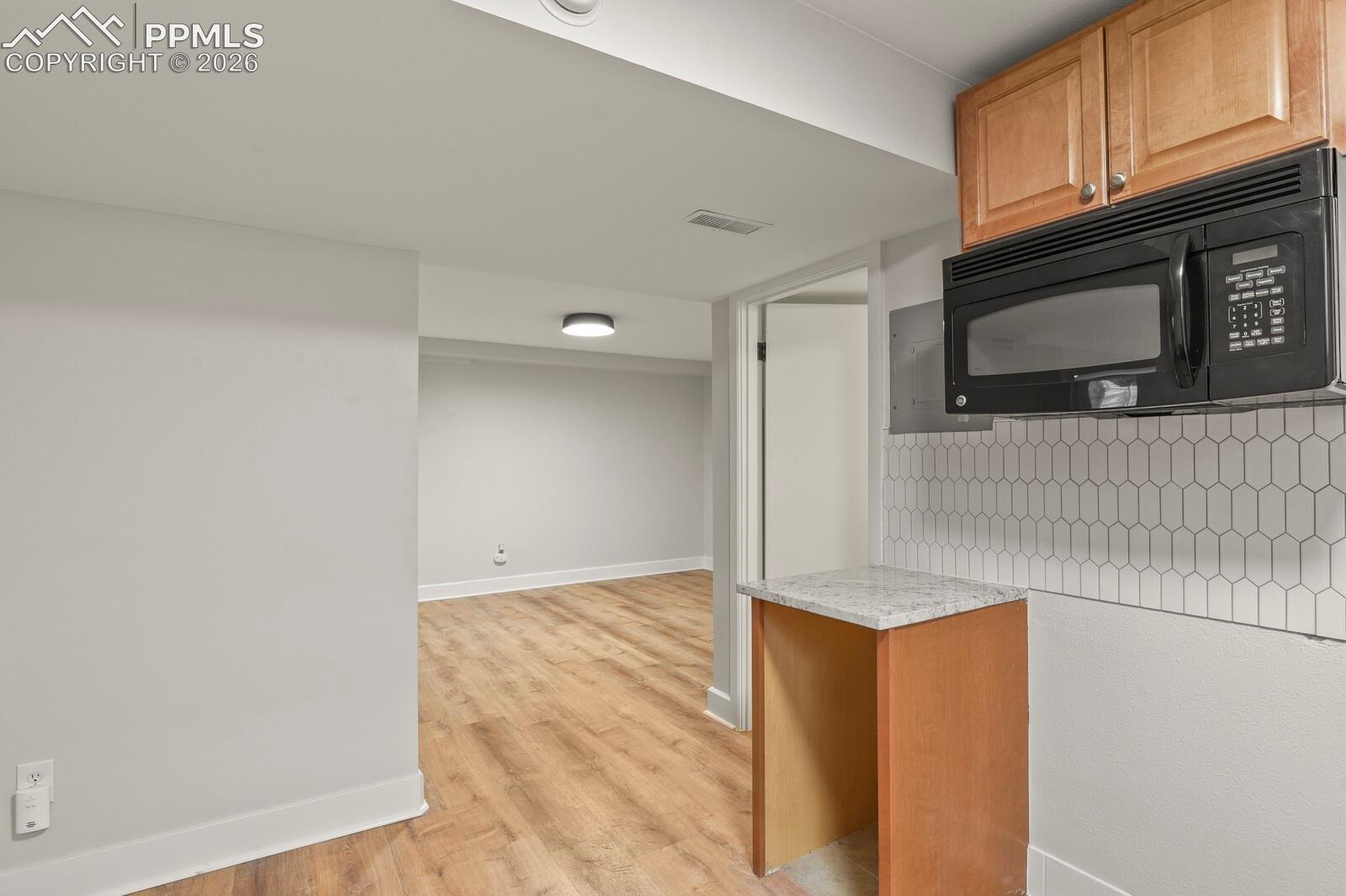 Listing photo 35 for 691 S Holly Street