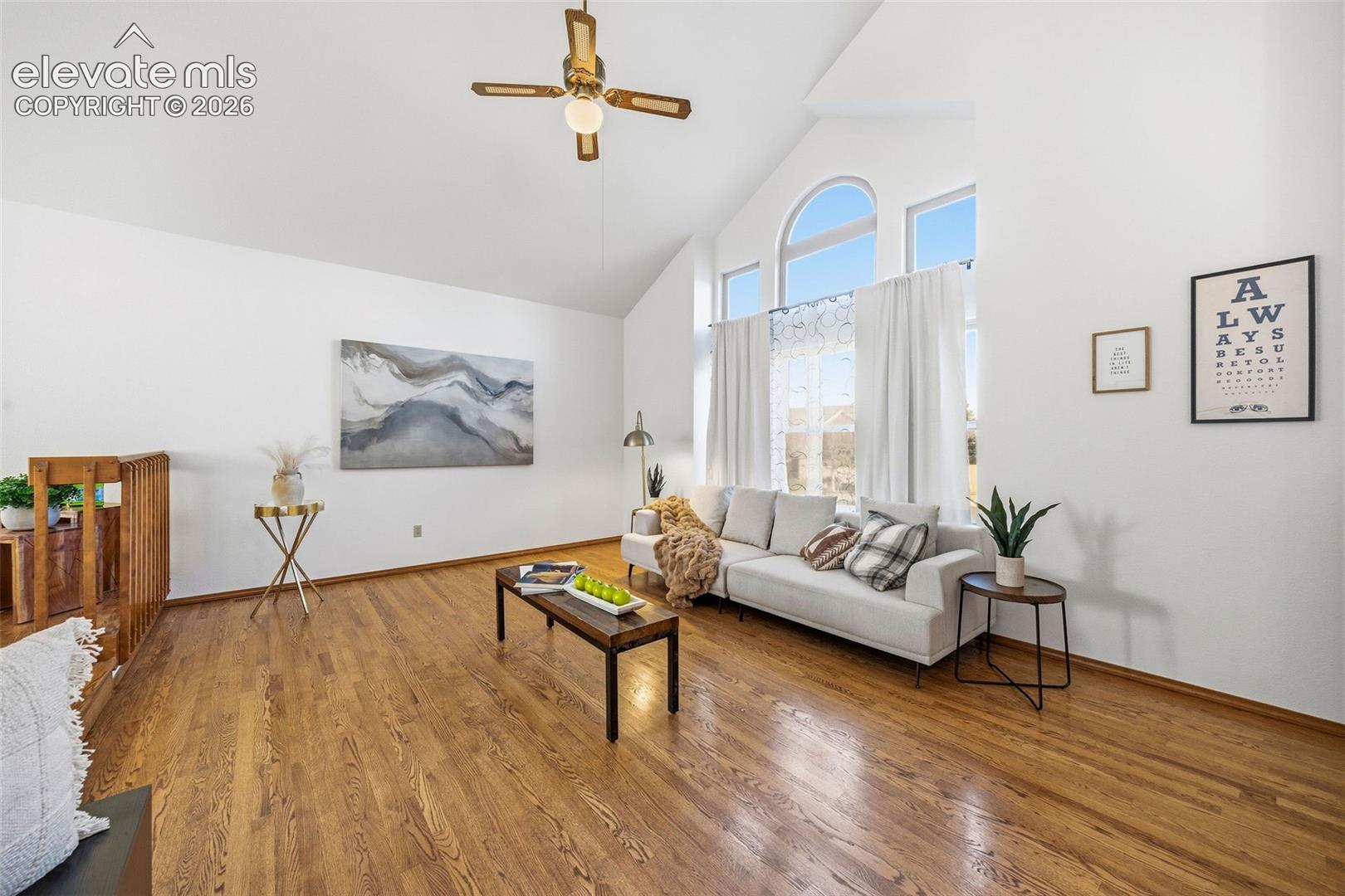 Listing photo 8 for 6120 Moorfield Avenue