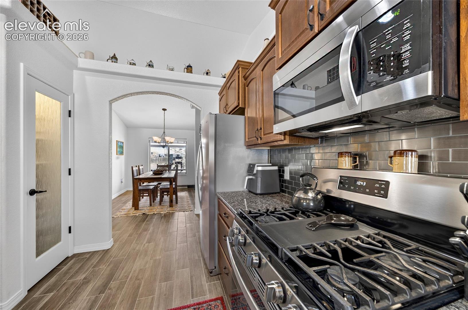 Listing photo 5 for 2311 Meadowlark Lane
