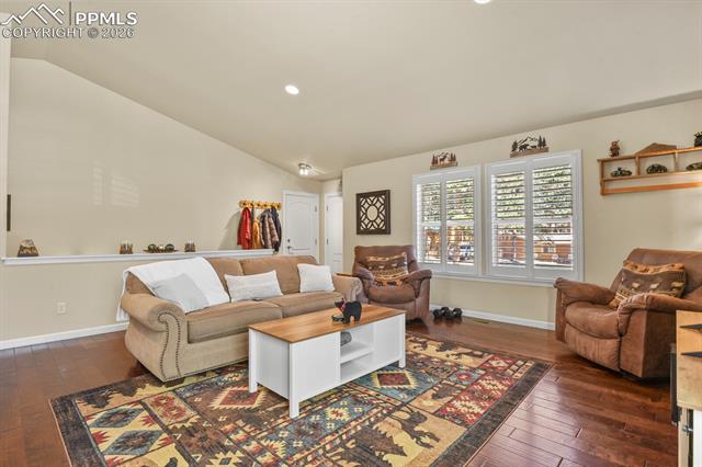 Listing photo 5 for 600 Spruce Street