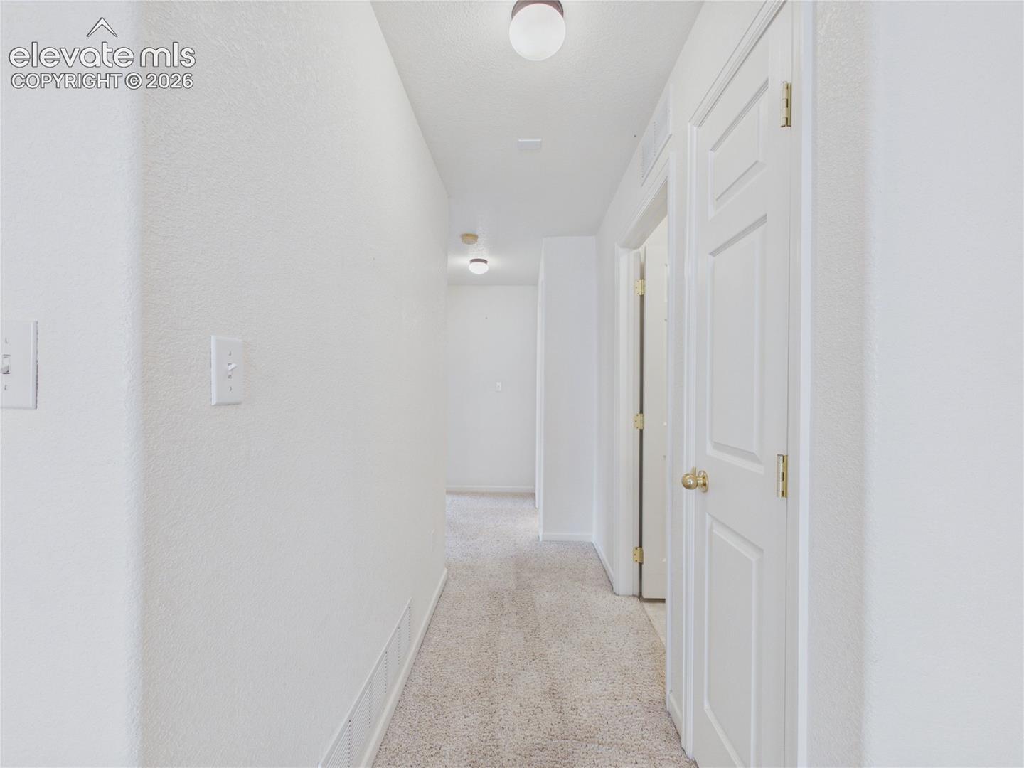 Listing photo 11 for 2025 Kingsroyal Boulevard F