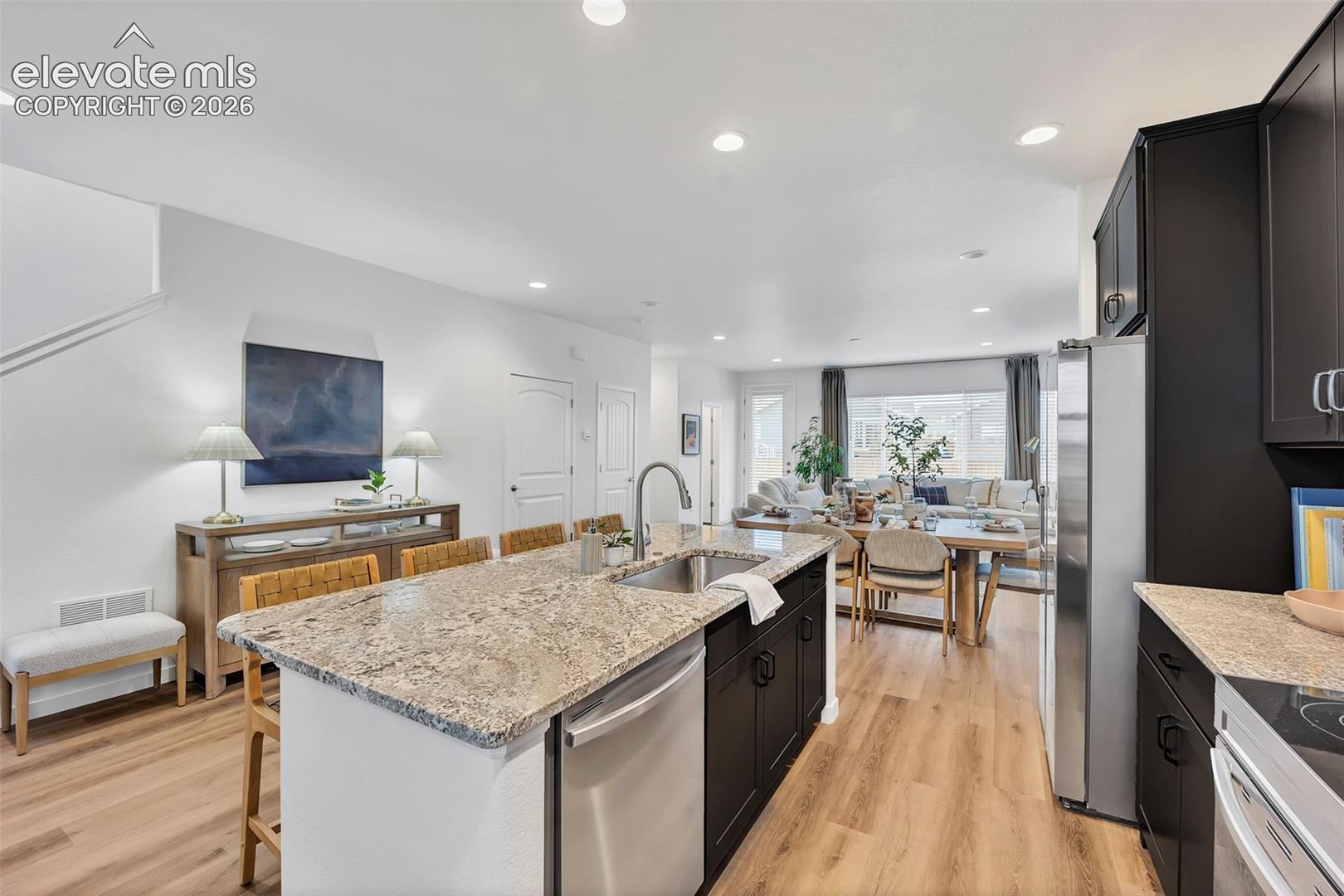 Listing photo 9 for 8180 Manor House Way
