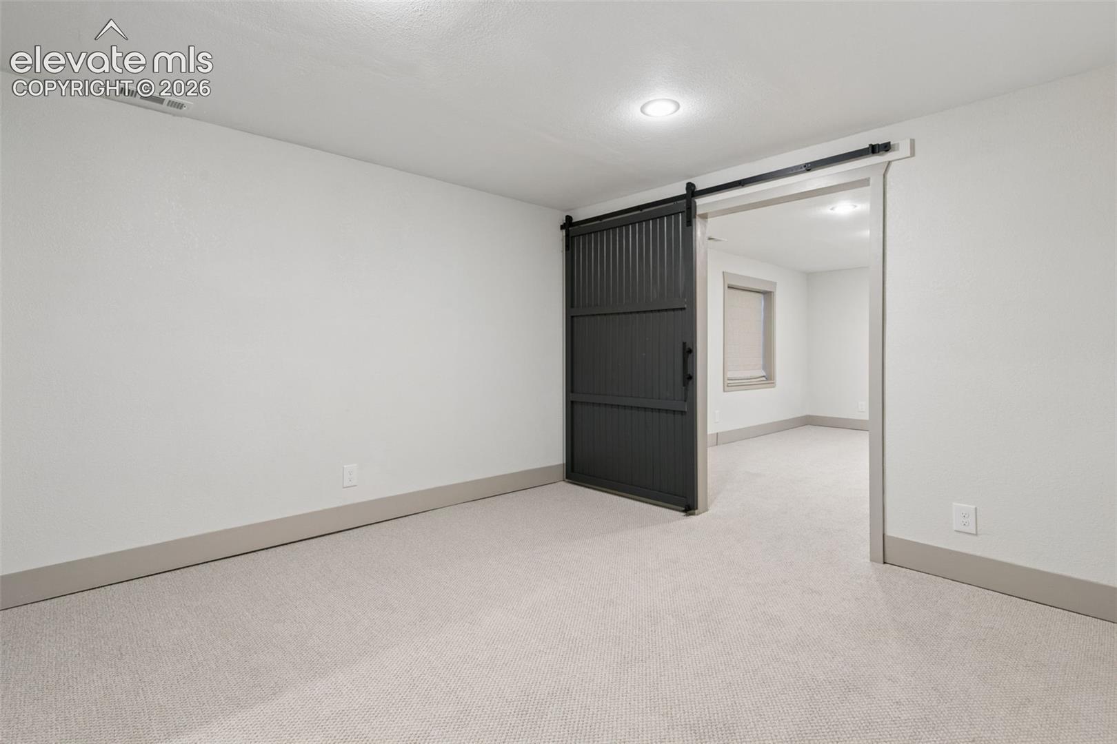 Listing photo 40 for 1622 Lookout Springs Drive