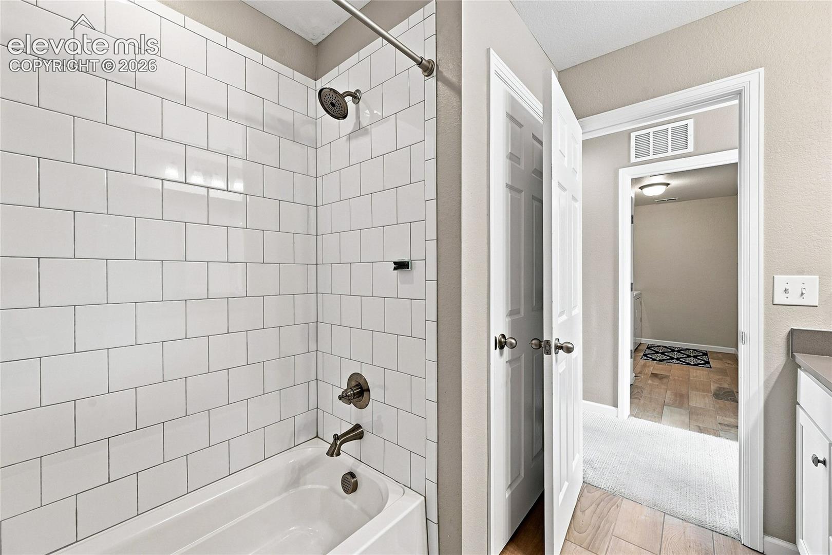 Listing photo 37 for 27645 E Geddes Place