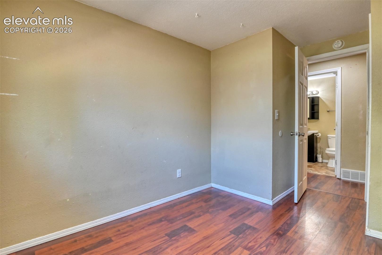 Listing photo 17 for 1810 Bonita Drive