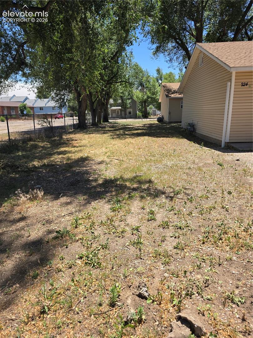 Listing photo 3 for 221 E Iowa Avenue