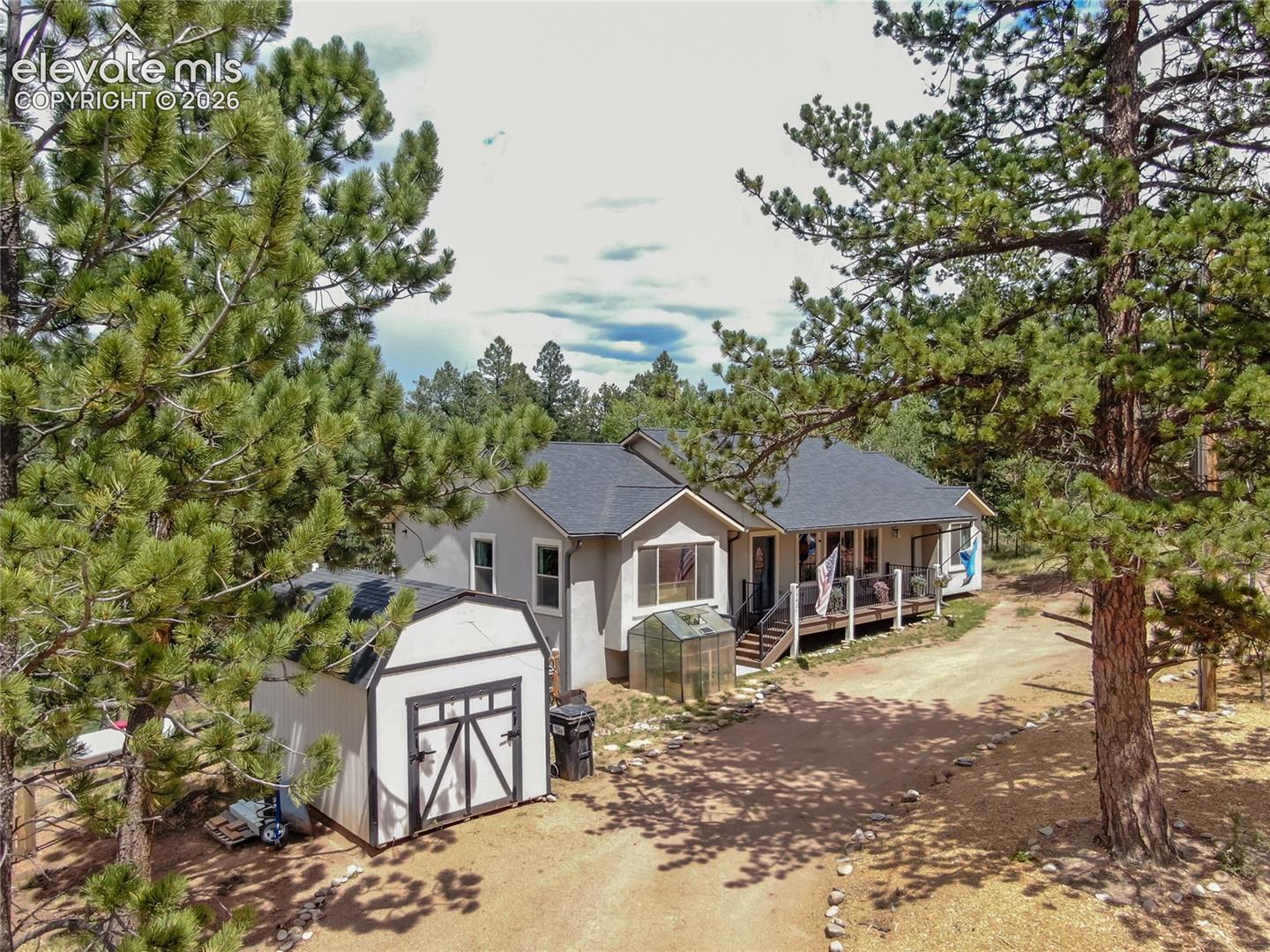 Listing photo 2 for 1427 N Mountain Estates Road