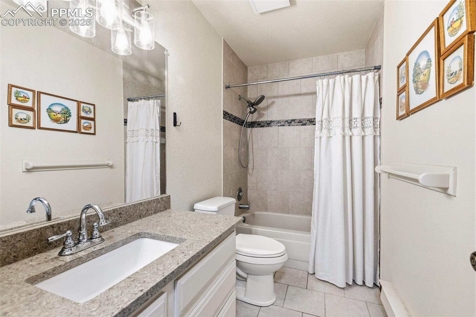 Listing photo 35 for 200 Sun Ridge Court