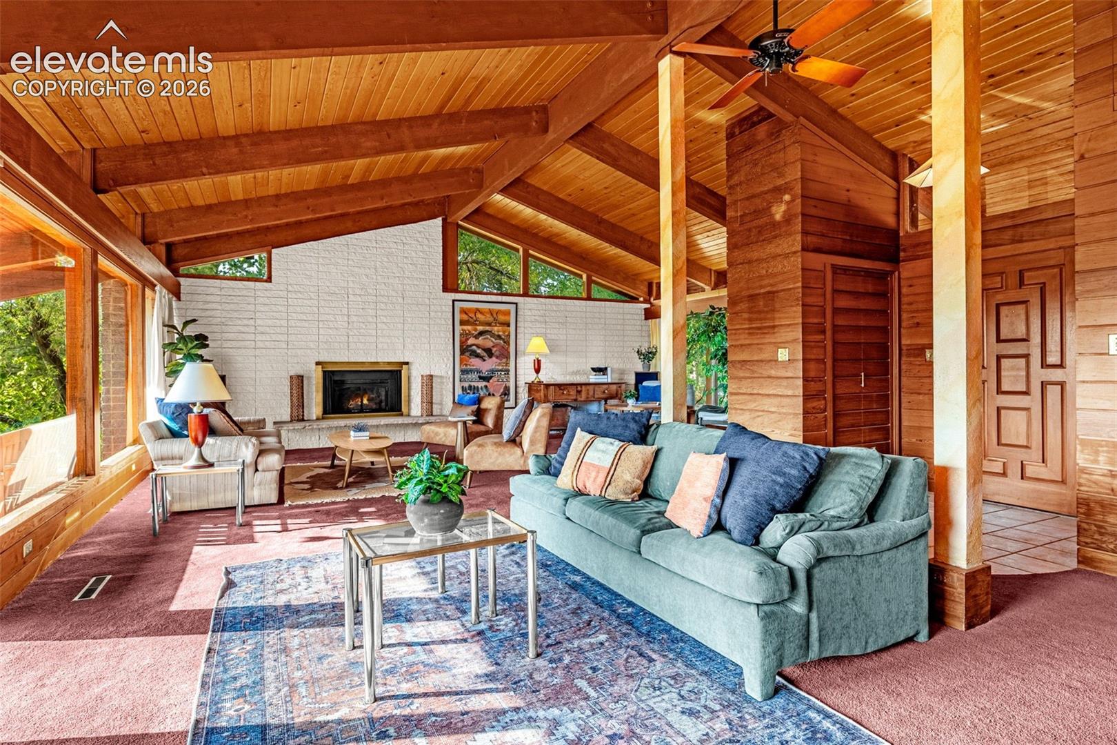 Listing photo 11 for 1210 E High Point Lane