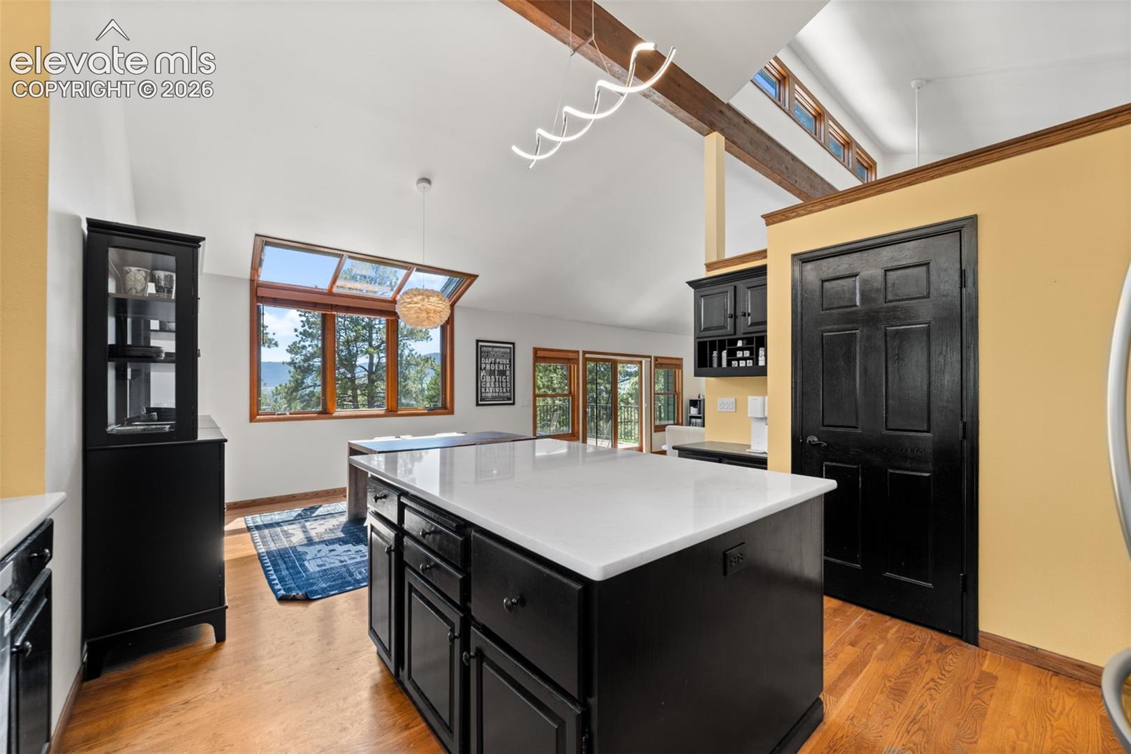Listing photo 15 for 1675 Oakwood Drive