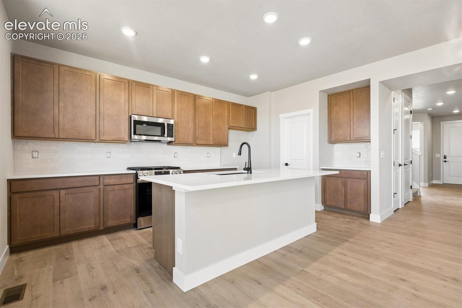 Listing photo 10 for 7931 Grey Bark Way