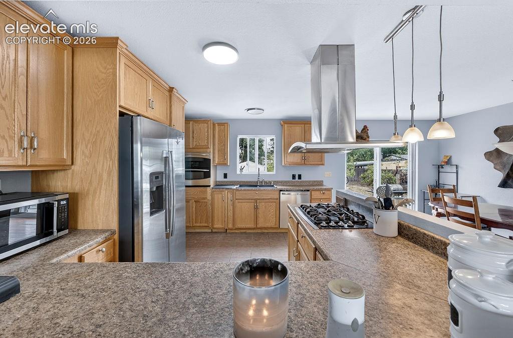 Listing photo 6 for 1345 Southmoor Drive