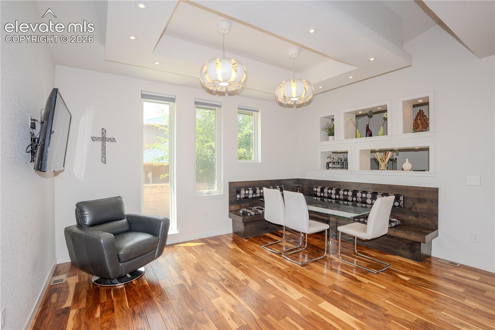 Listing photo 13 for 5638 Venezia Way