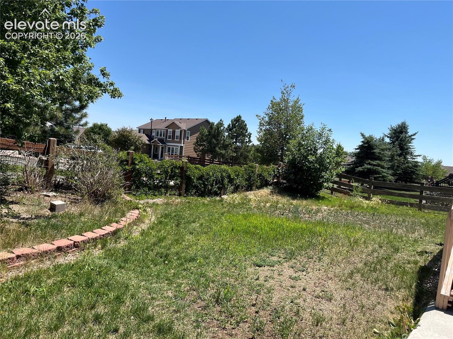 Listing photo 26 for 9845 Everglades Drive