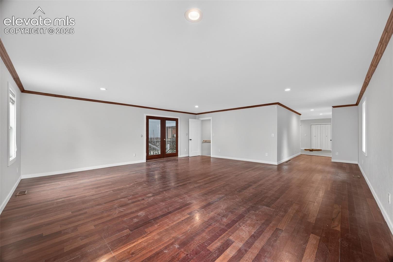 Listing photo 16 for 4180 S Monaco Parkway