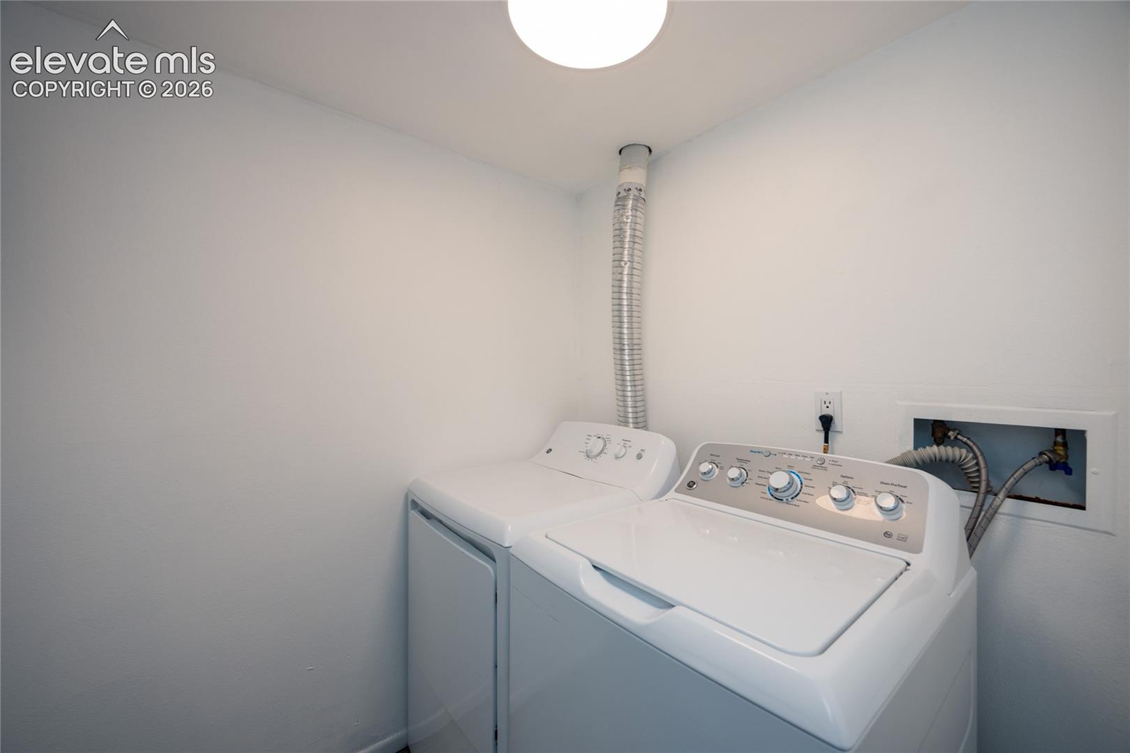 140 Rockrimmon Boulevard, photo 11