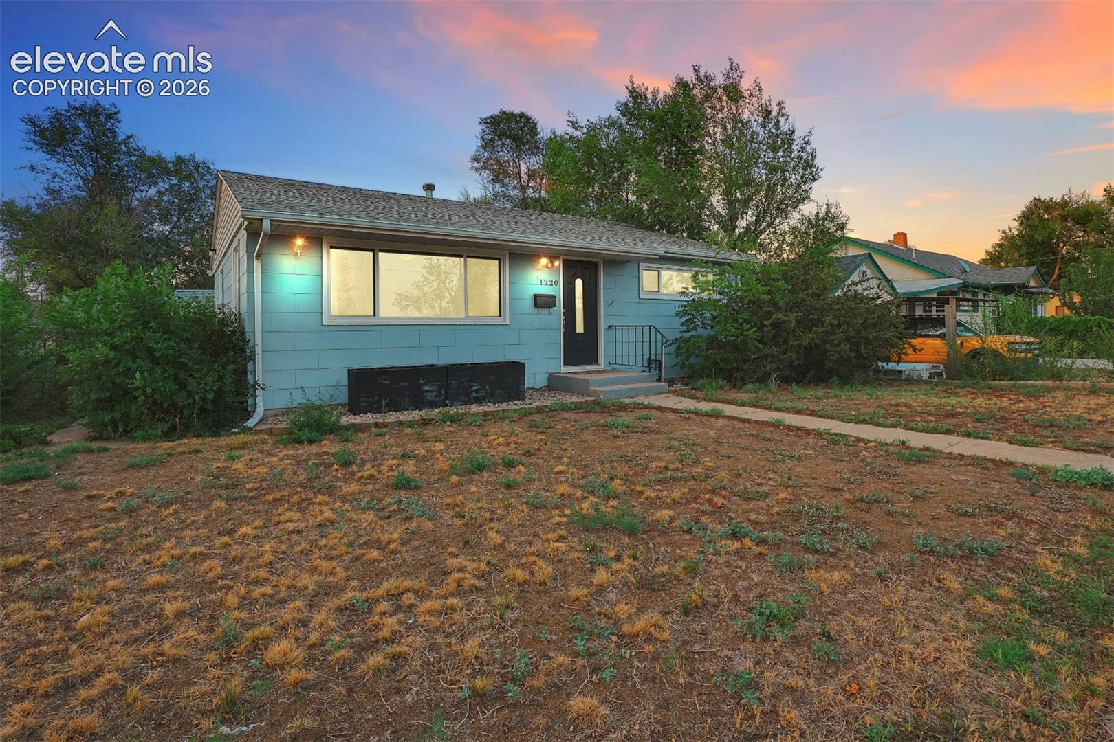 1220 E Fountain Boulevard — listing photo