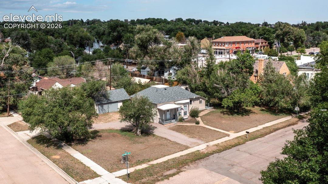 Listing photo 2 for 121 W Missouri Avenue