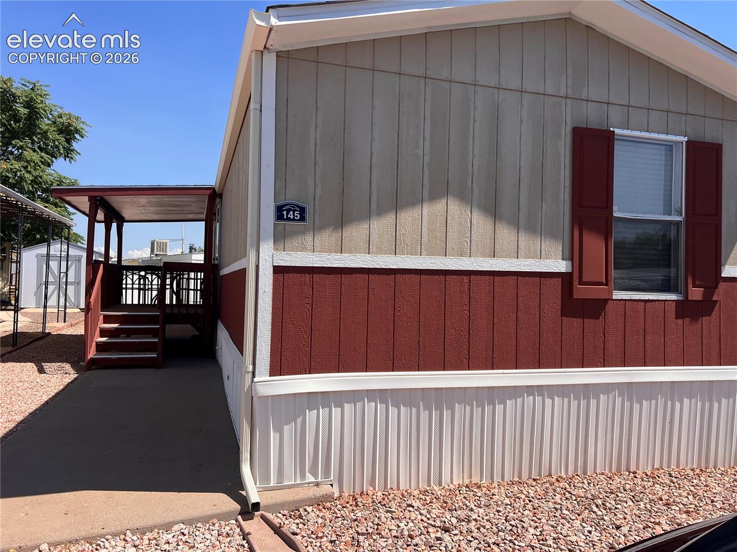 2221 Prairie Avenue