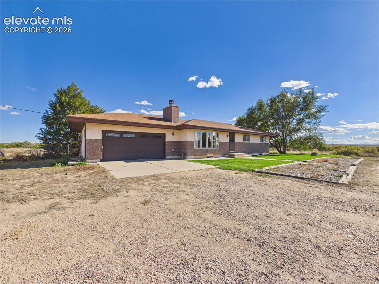 Listing photo 2 for 1980 27th Lane