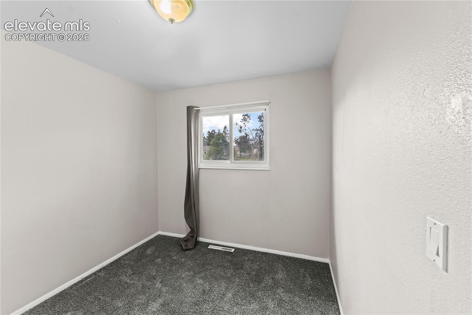 Listing photo 14 for 1120 Maxwell Street