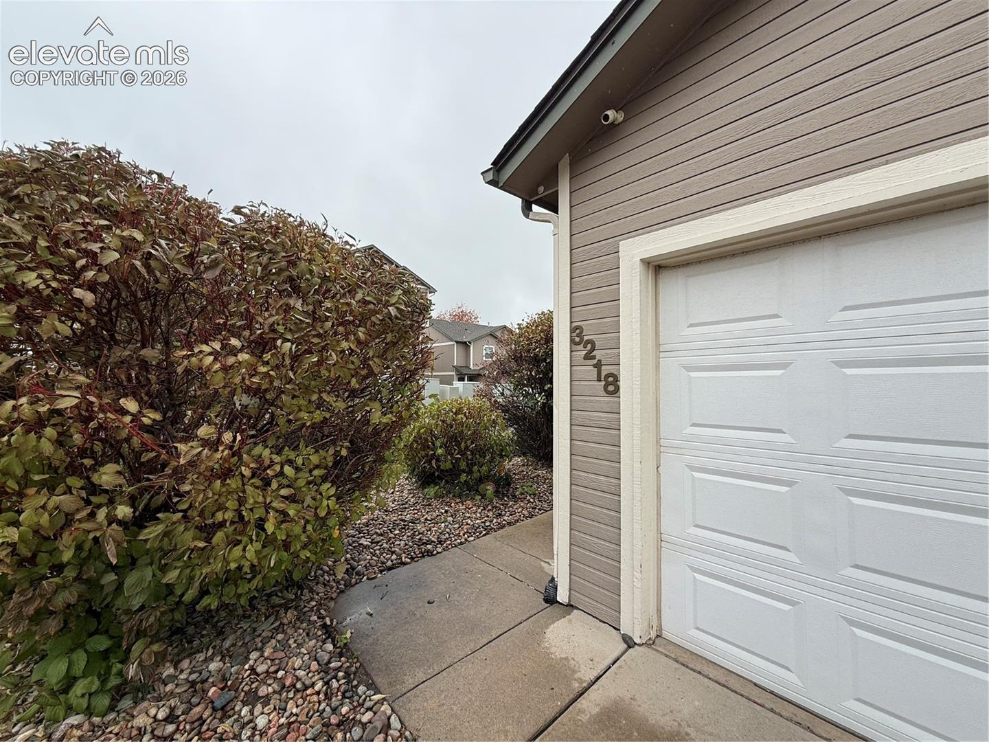 Listing photo 2 for 3218 Hearthridge Circle 1201