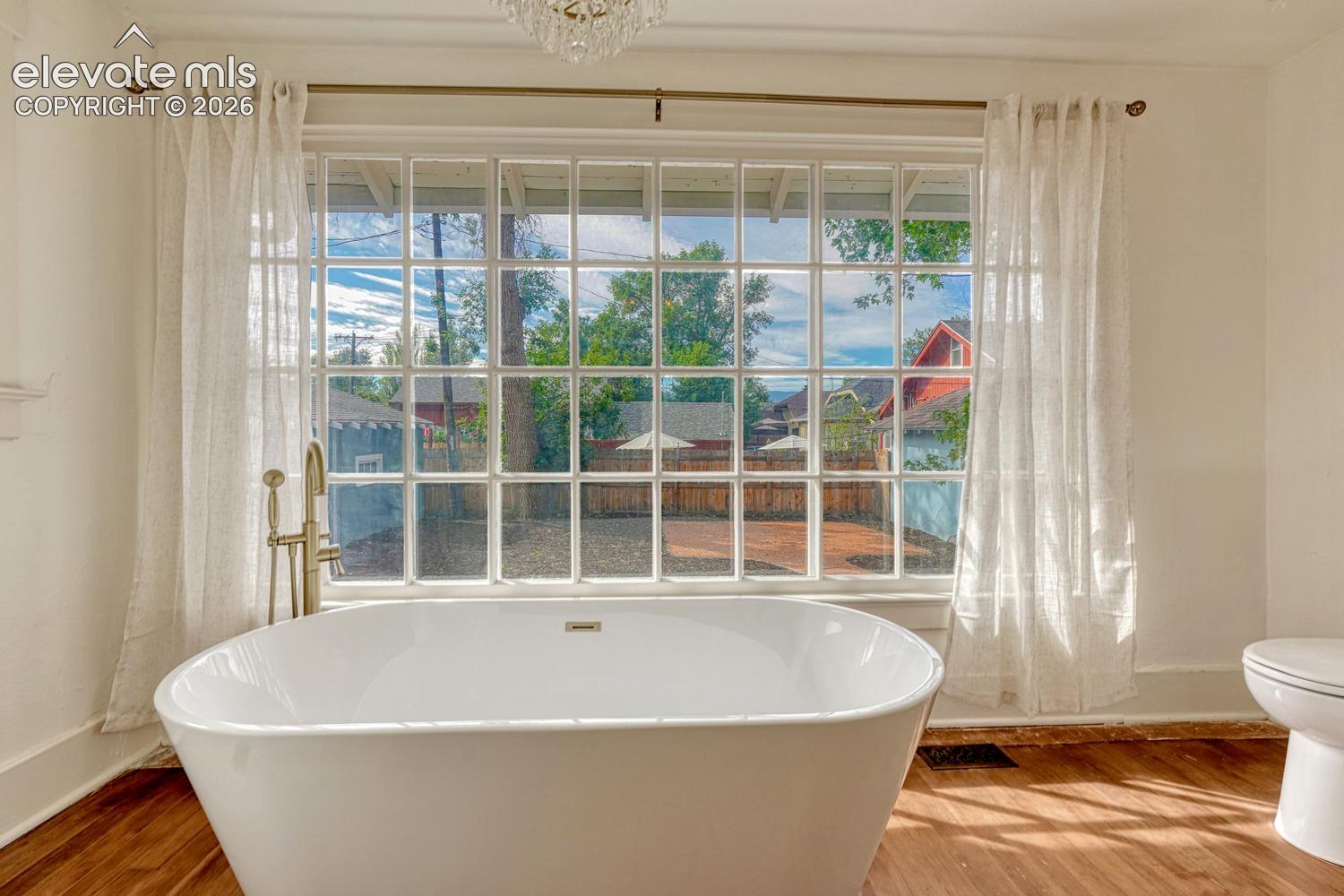 Listing photo 28 for 209 E Washington Street