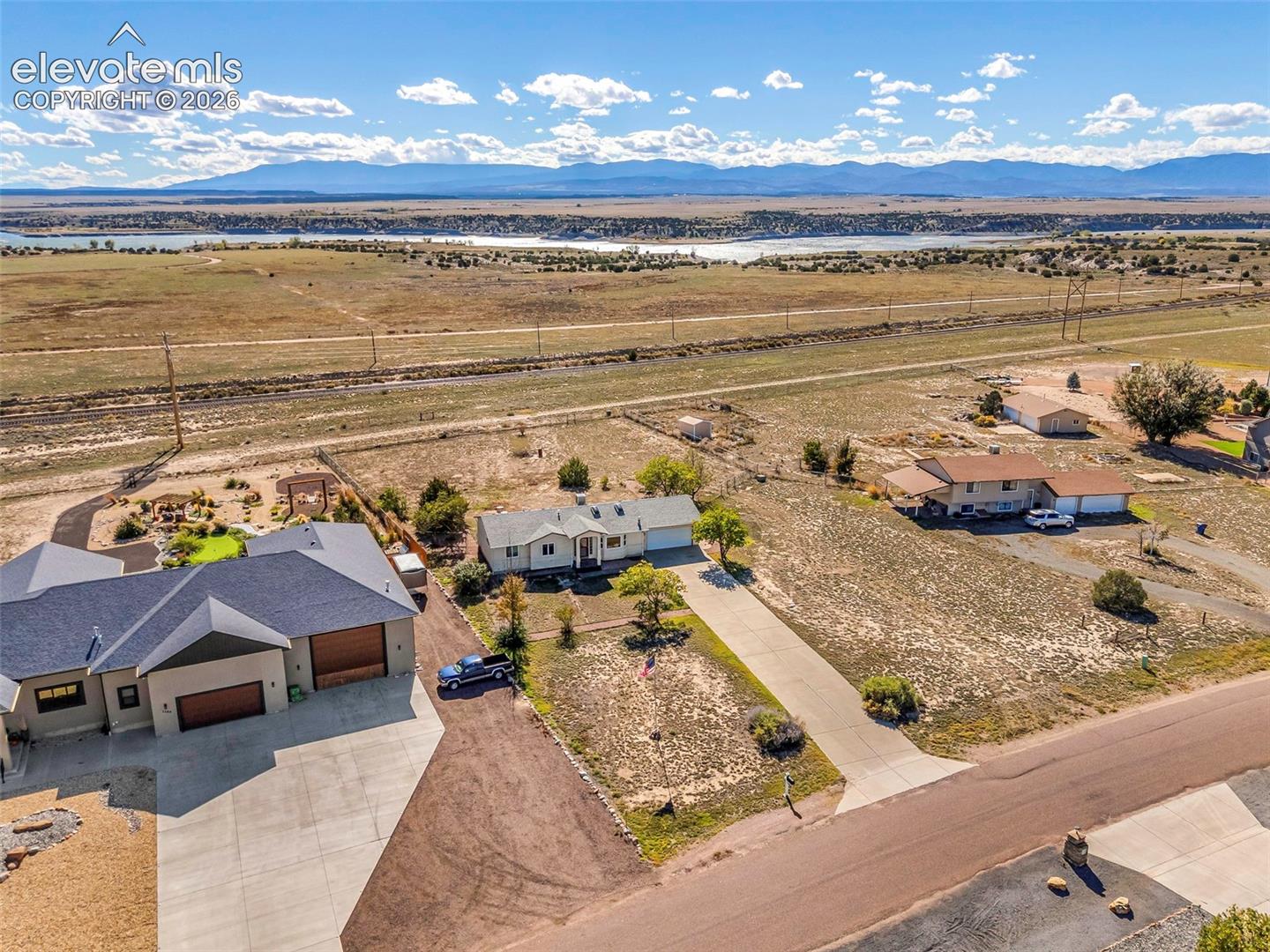 Listing photo 40 for 1172 W Bella Casa Drive