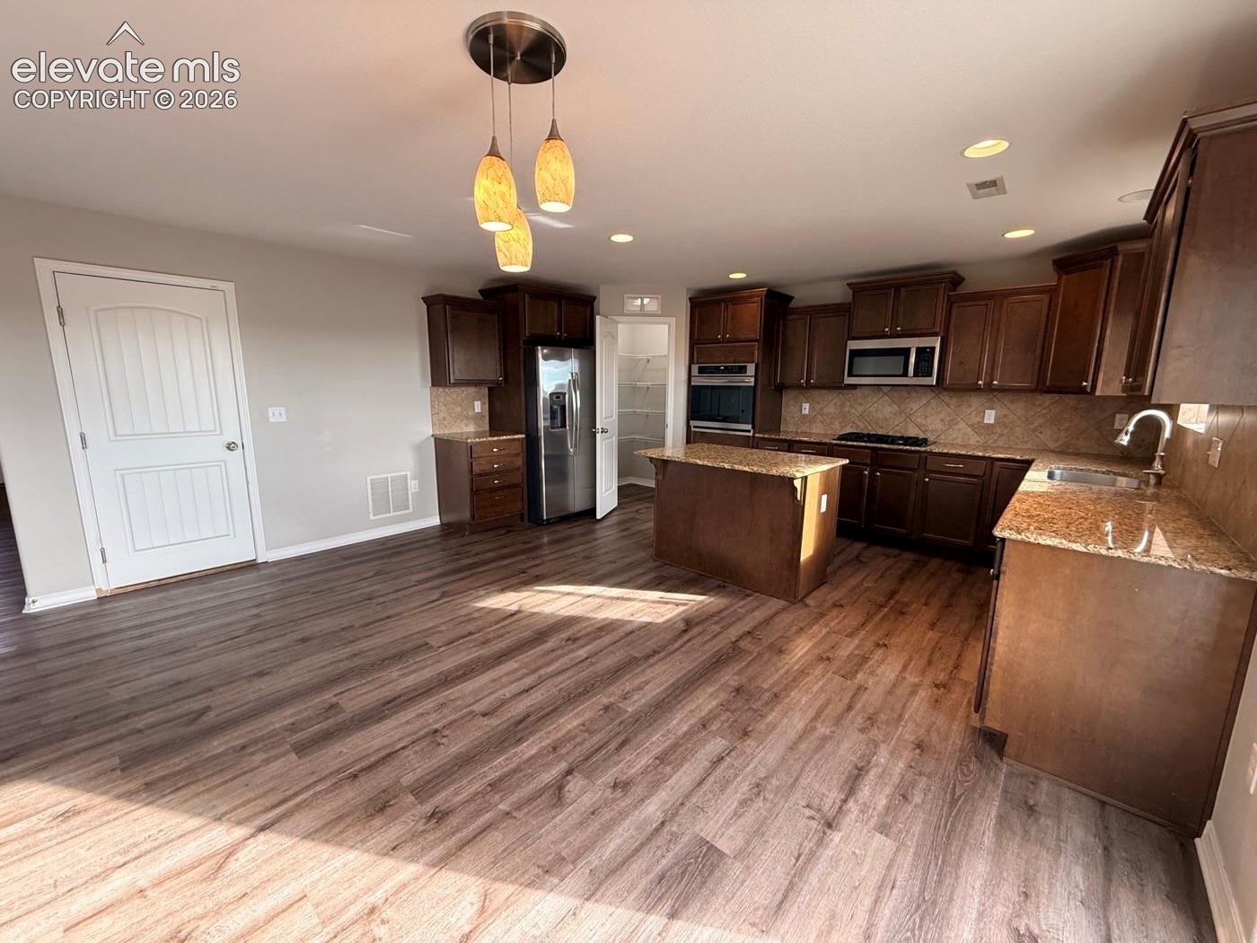 Listing photo 14 for 7227 Trione Lane