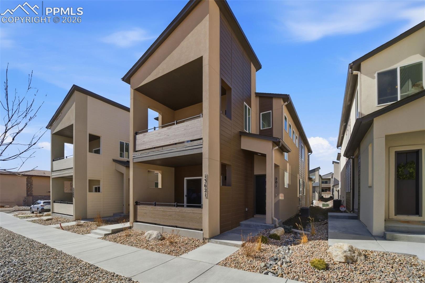 Listing photo 2 for 13621 Flurry Heights