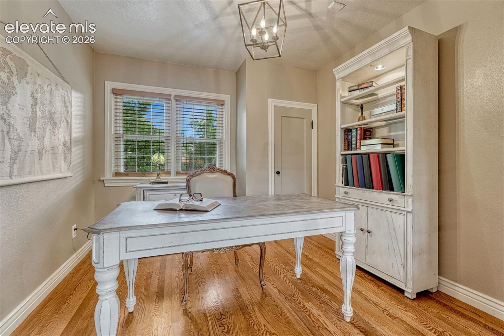Listing photo 12 for 1900 E San Rafael Street