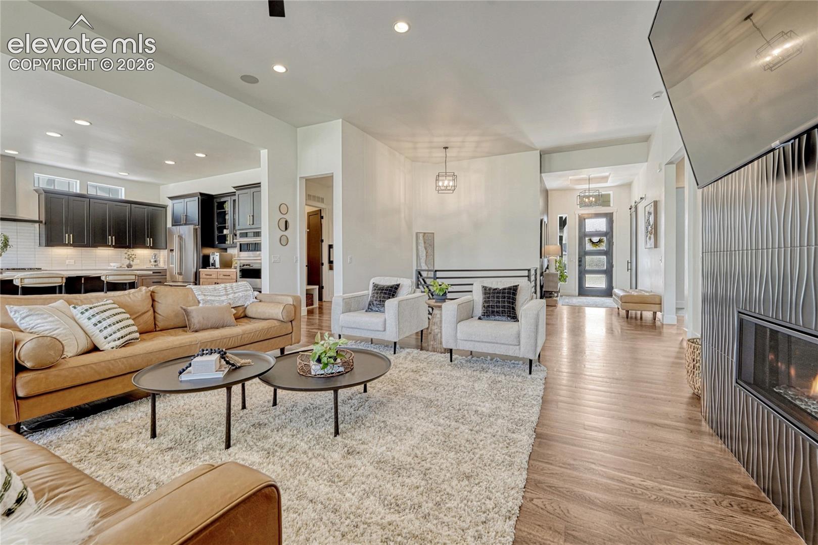 Listing photo 8 for 12366 Mionetto Court