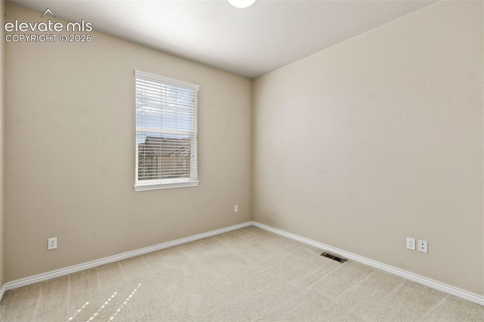 Listing photo 41 for 3312 Ironton Creek Point