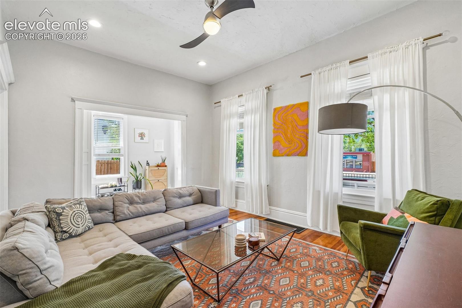 Listing photo 10 for 2118 W Colorado Avenue