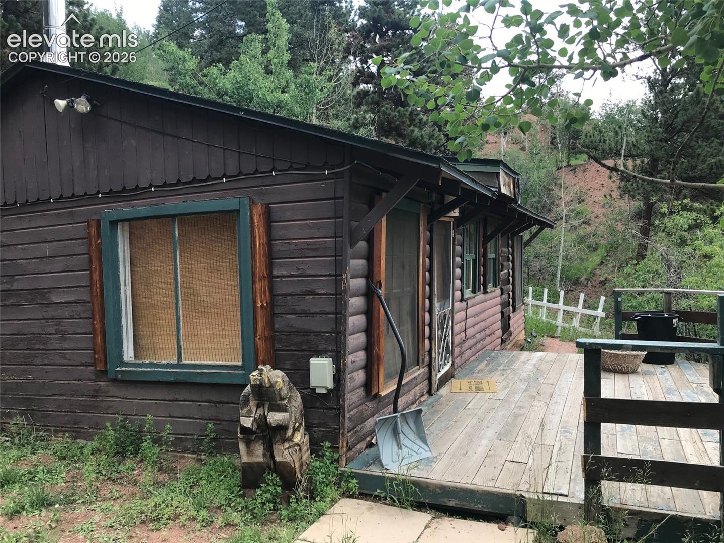 Listing photo 3 for 1052 W Highway 24