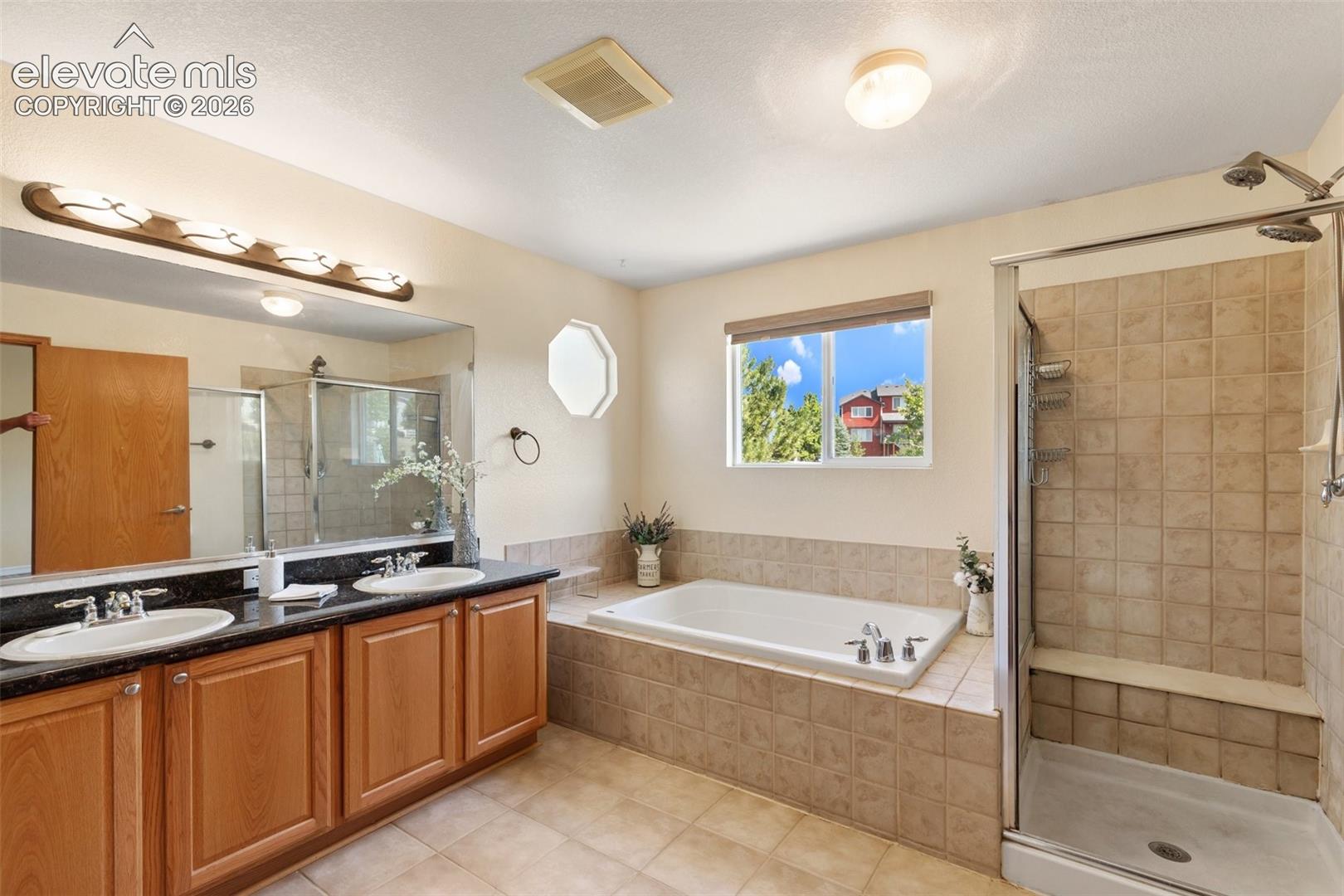 Listing photo 8 for 4046 Deer Valley Drive