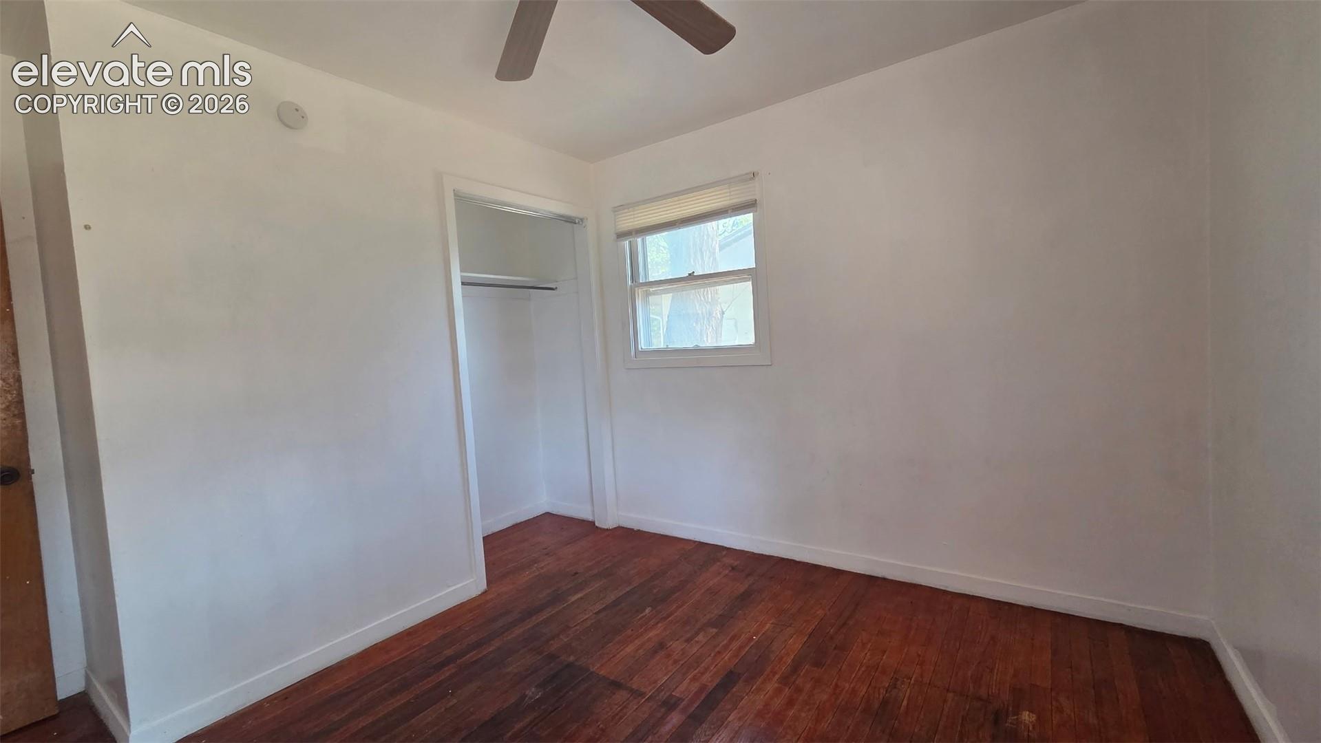 Listing photo 8 for 2640 Forsythia Street
