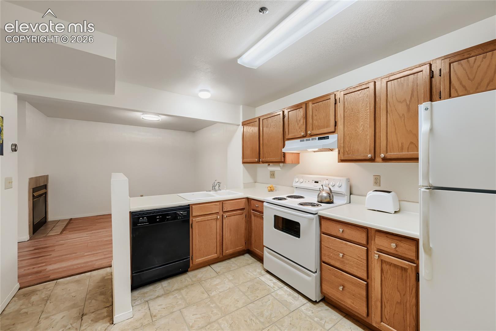 Listing photo 12 for 116 Manitou Place