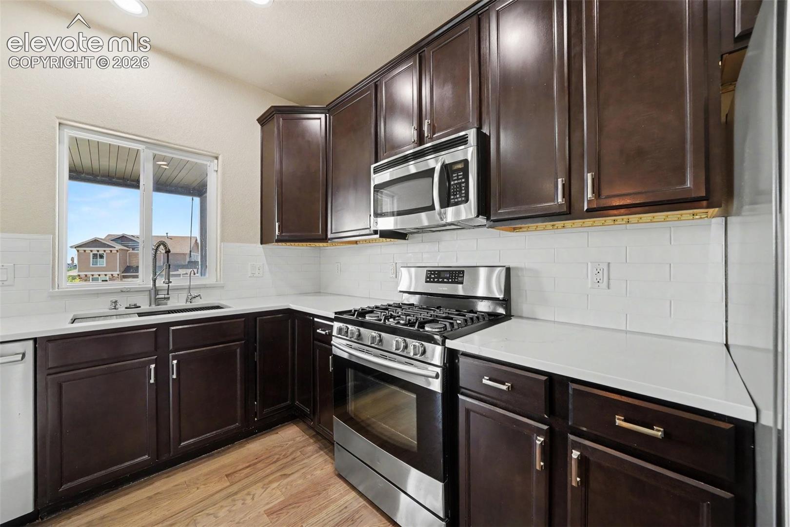 Listing photo 9 for 803 Deschutes Drive