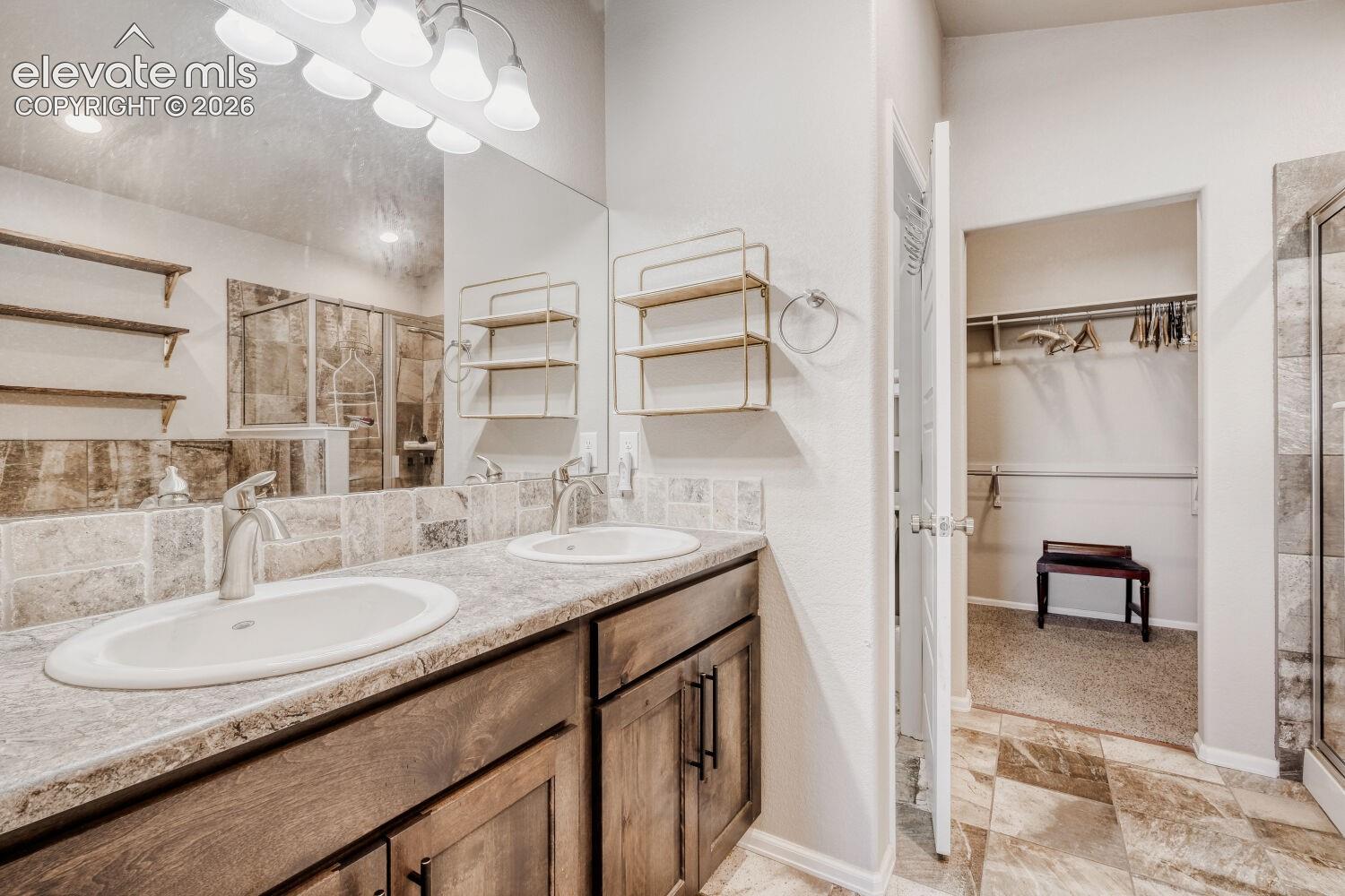 Listing photo 16 for 555 N Verbena Drive