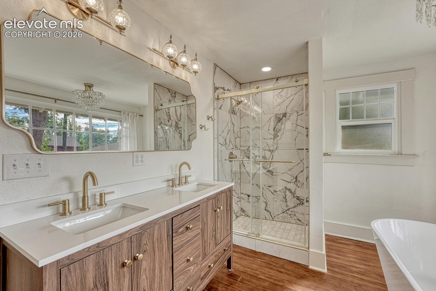 Listing photo 26 for 209 E Washington Street