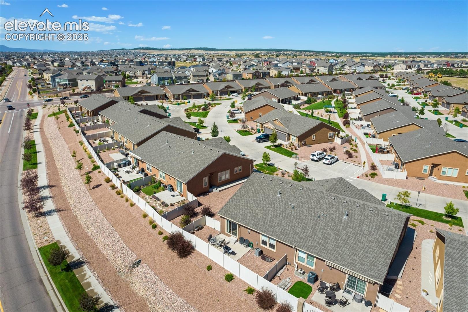 Listing photo 38 for 8042 Potentilla Grove