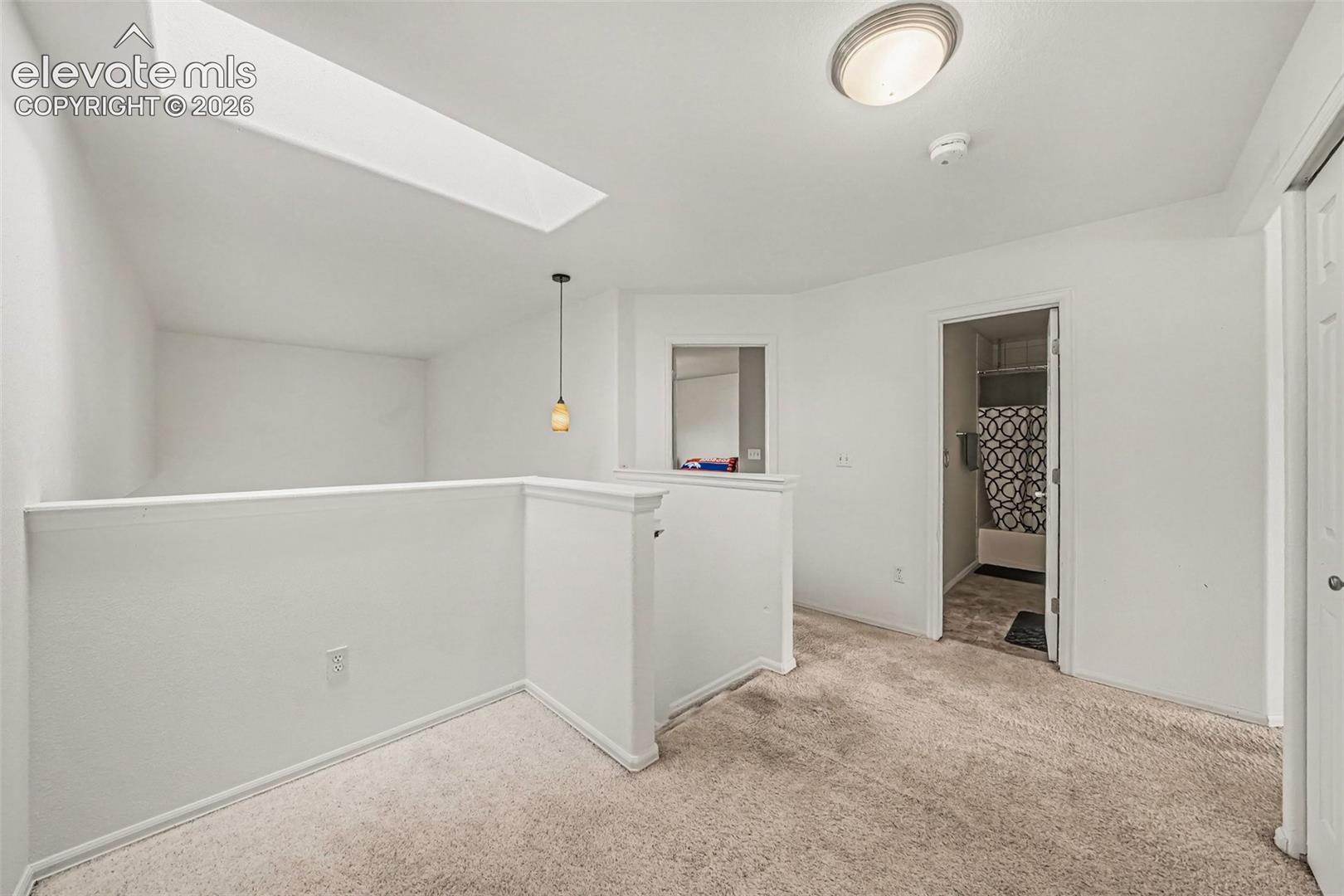 Listing photo 19 for 912 Legend Oak Drive