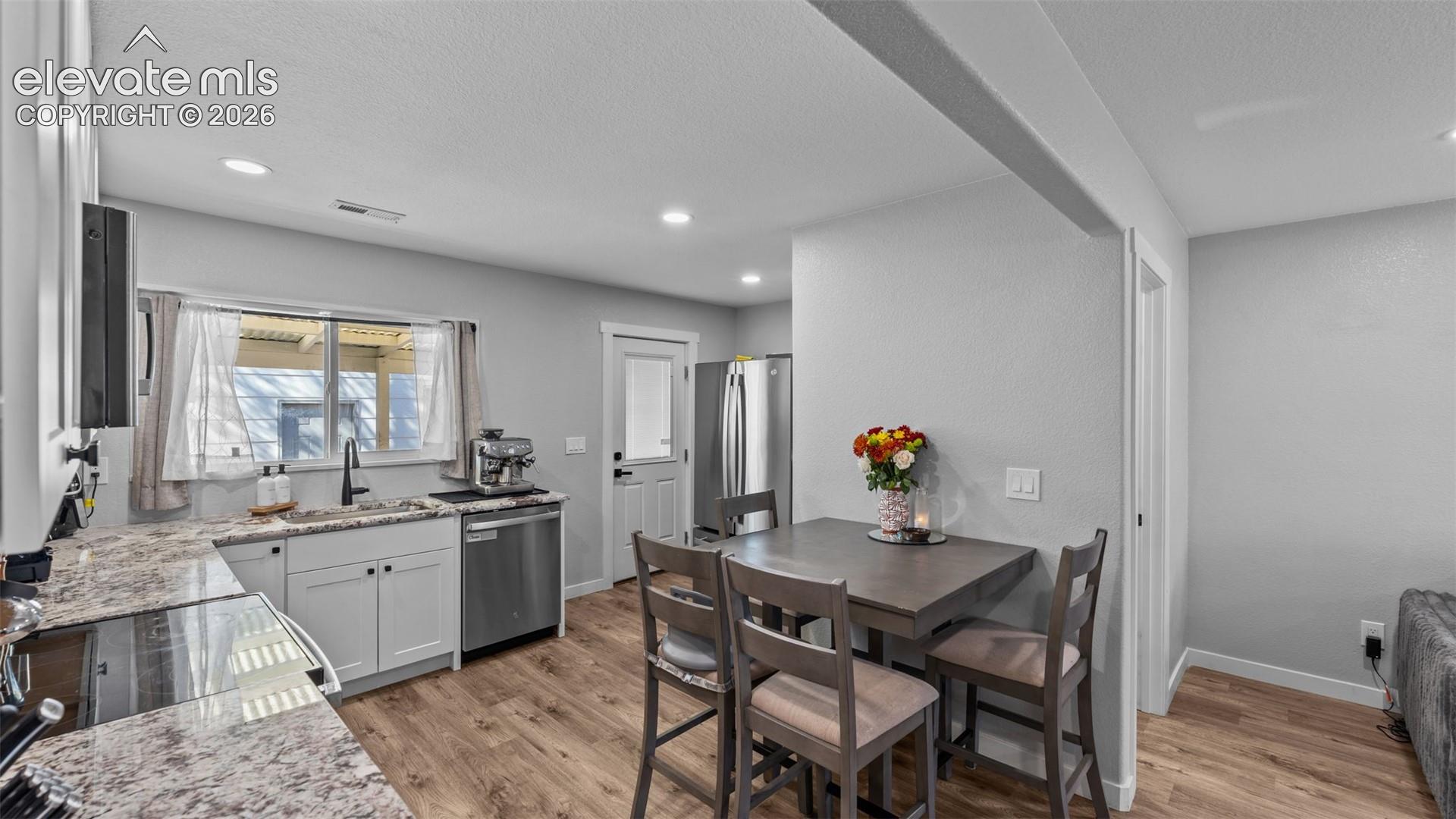 Listing photo 10 for 3210 Virginia Avenue