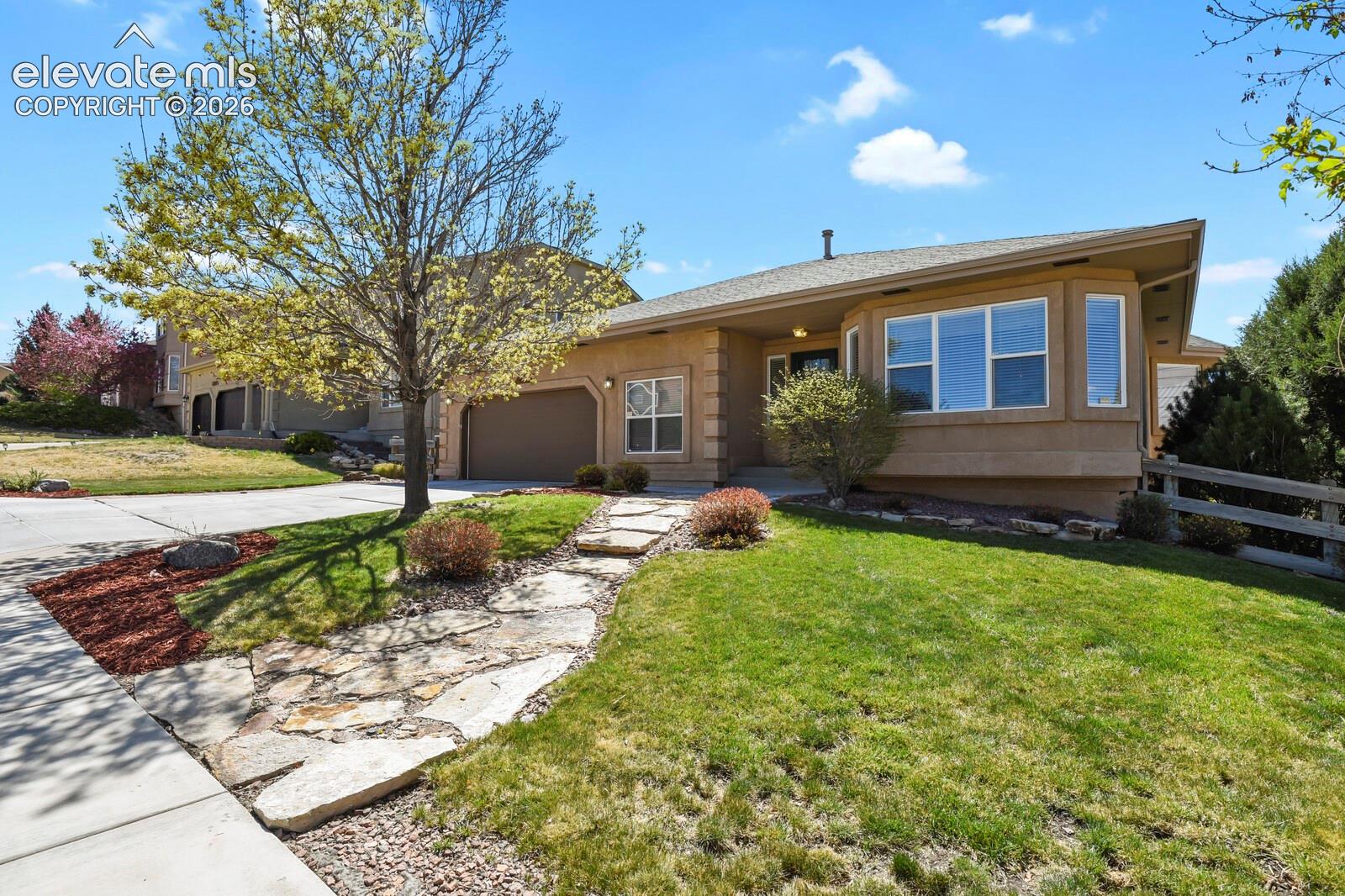 Listing photo 2 for 1355 Almagre Peak Drive