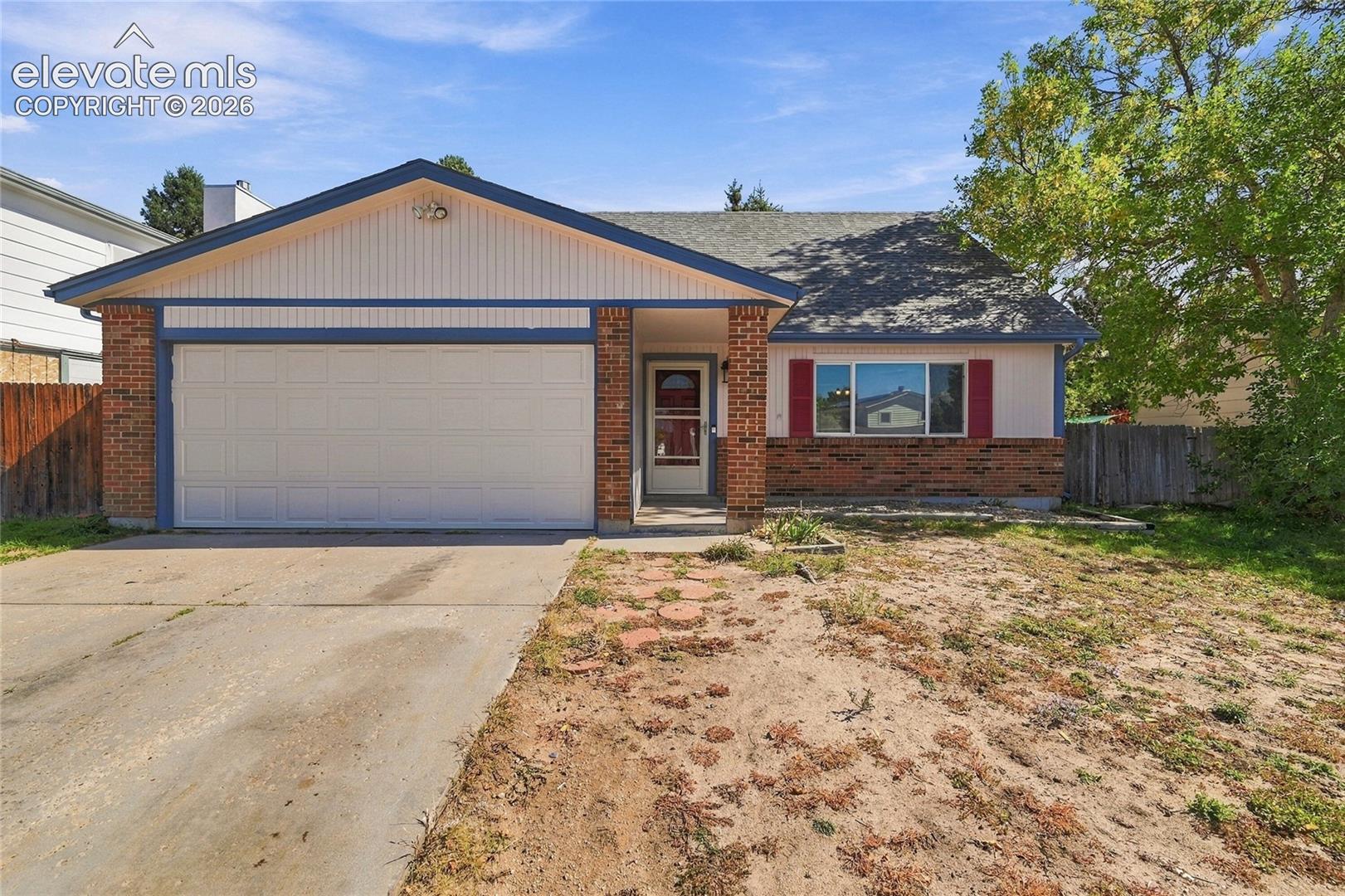 Listing photo 3 for 3705 Brisbane Drive