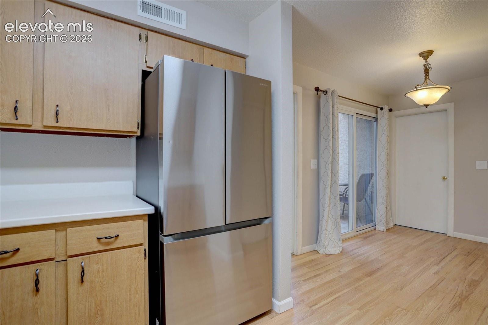 Listing photo 12 for 3330 Templeton Gap Road 55