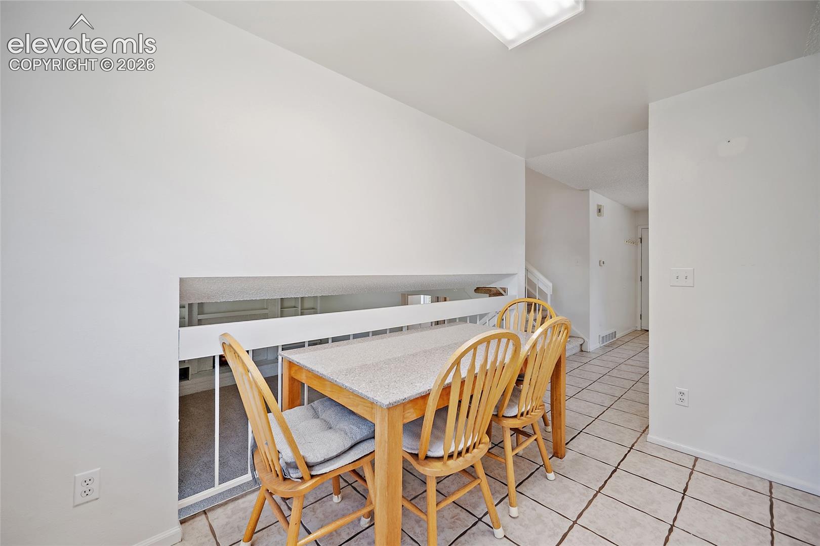 Listing photo 17 for 4695 W Stanford Avenue