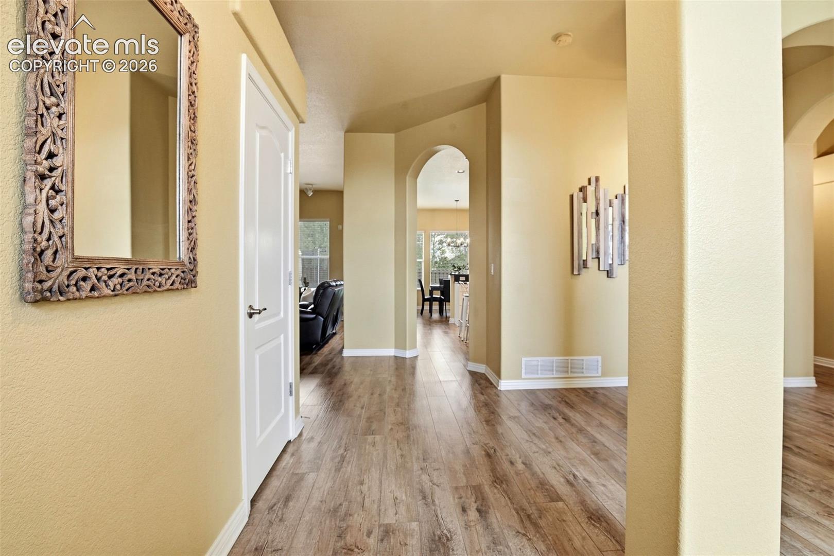 Listing photo 15 for 10363 Capital Peak Way