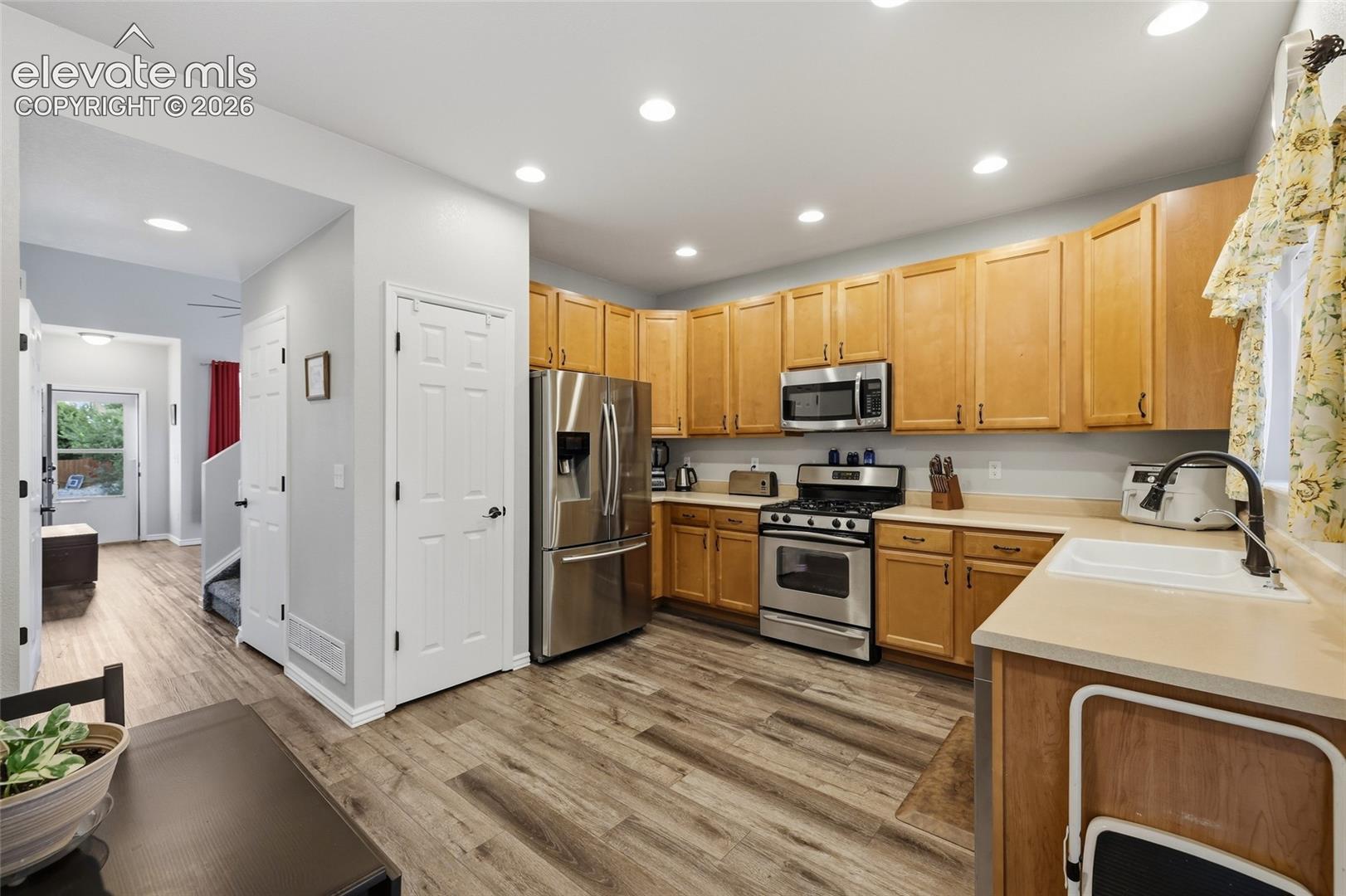 Listing photo 9 for 6576 Ancestra Drive